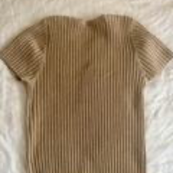 Sister Katie Rob Sweater Tee in Medium - Picture 3 of 3